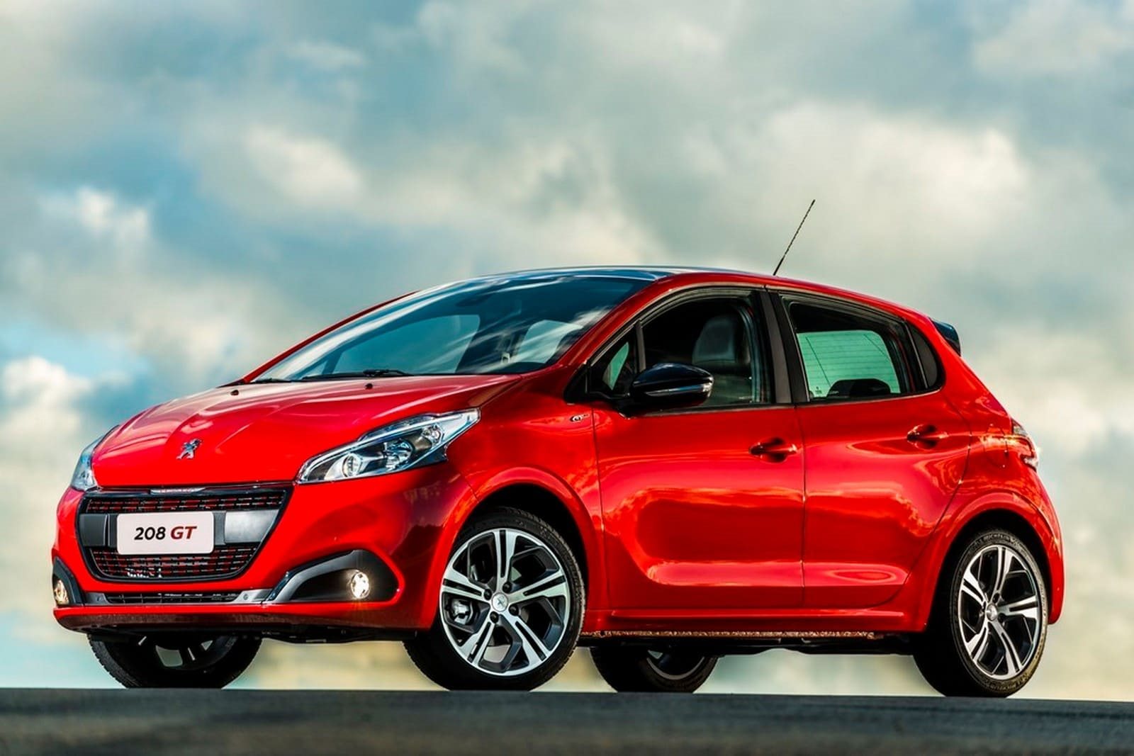 PEUGEOT 208, foto 1