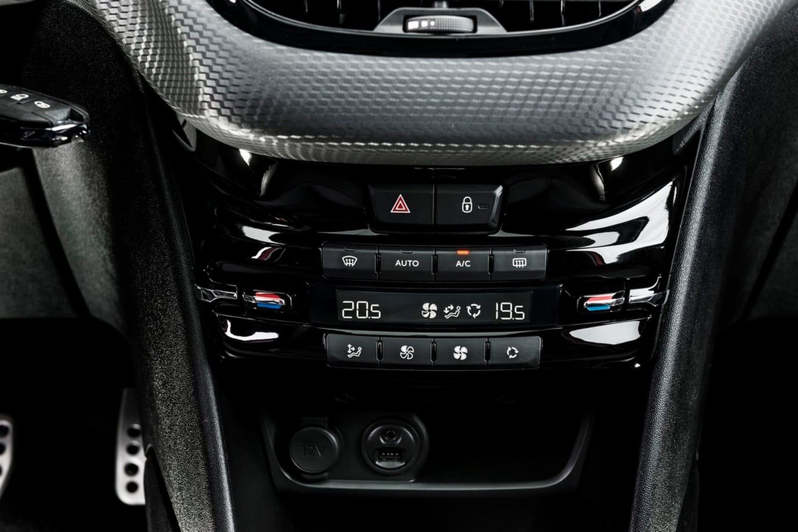 PEUGEOT 208, foto 30