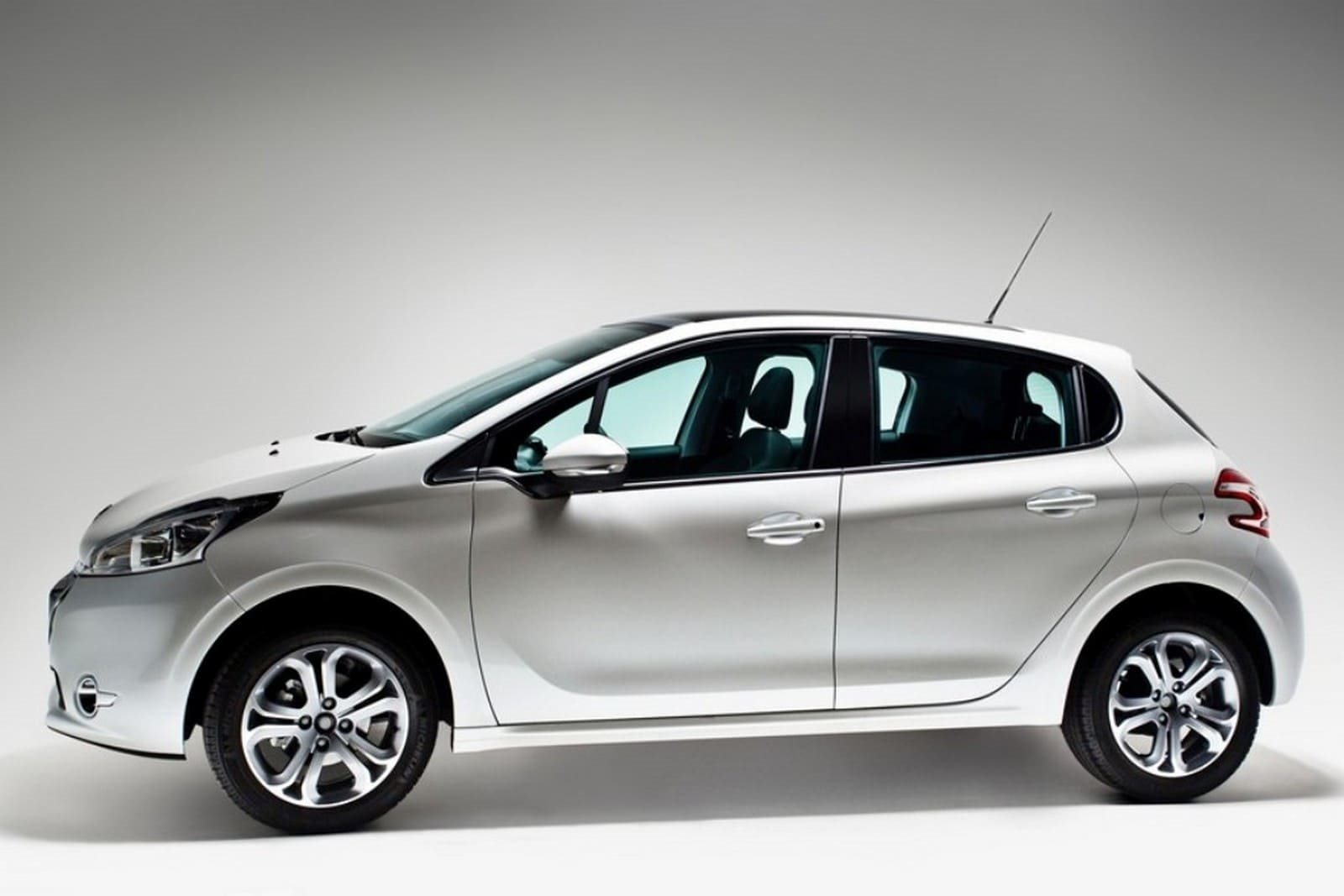 PEUGEOT 208, foto 97