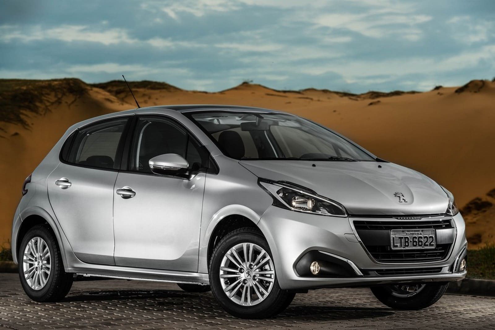 PEUGEOT 208, foto 100