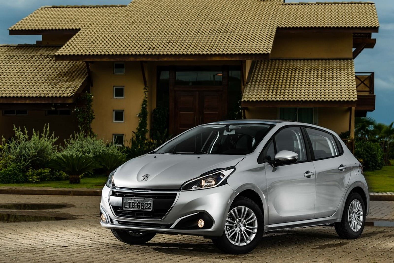 PEUGEOT 208, foto 102