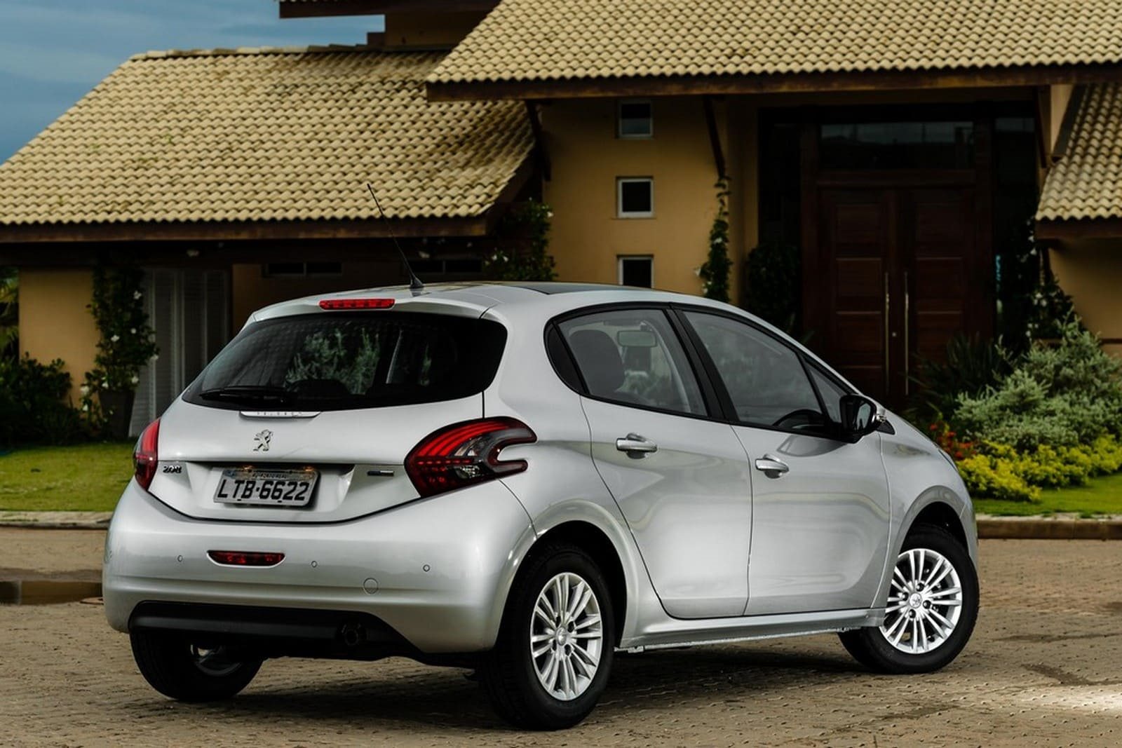 PEUGEOT 208, foto 103