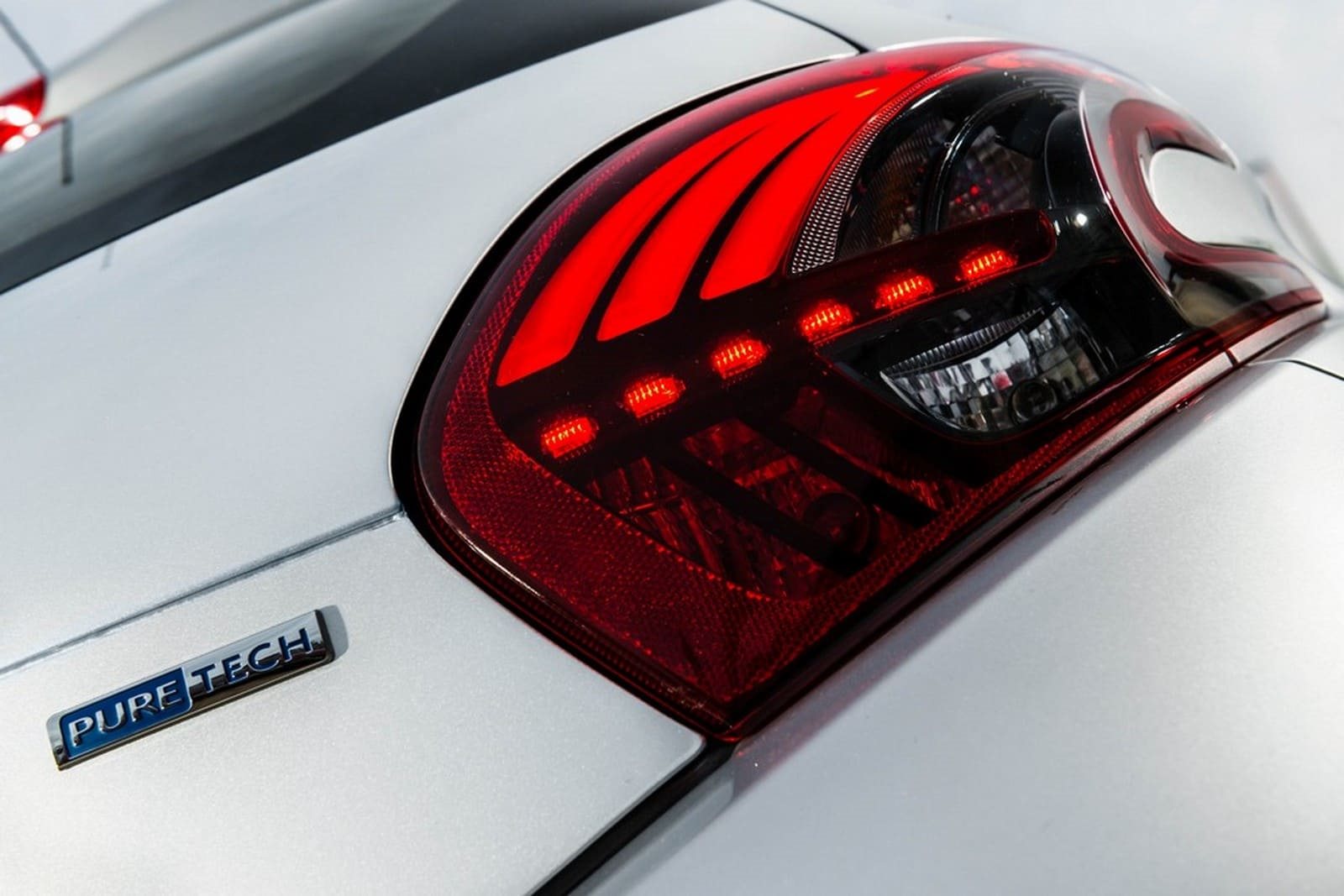 PEUGEOT 208, foto 111