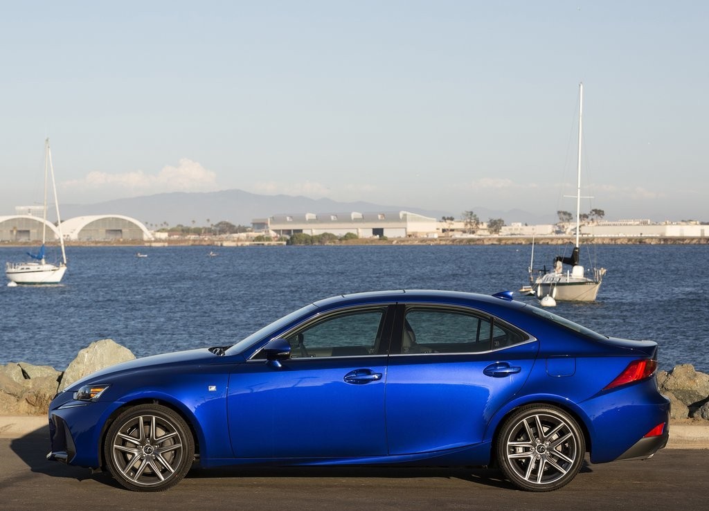 2017 - LEXUS IS, foto 14
