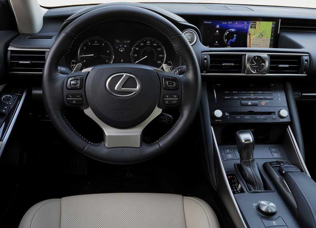 2017 - LEXUS IS, foto 34
