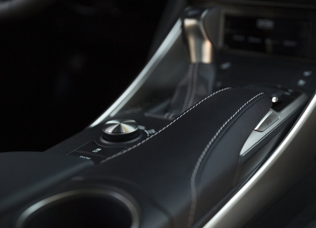 2017 - LEXUS IS, foto 44