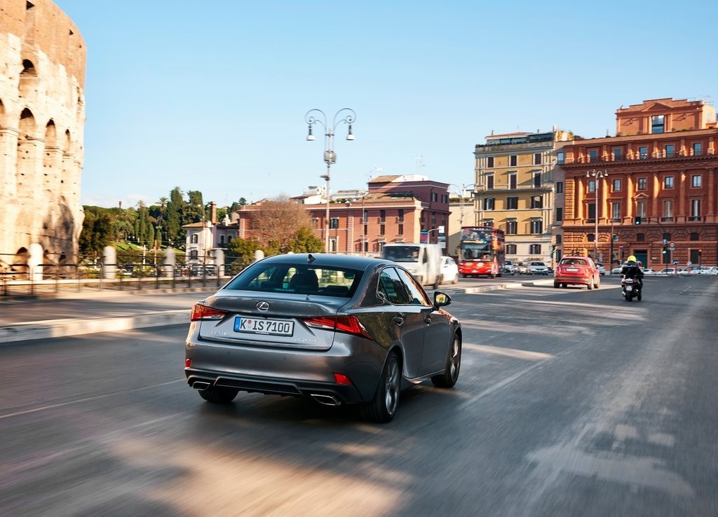 2017 - LEXUS IS, foto 113