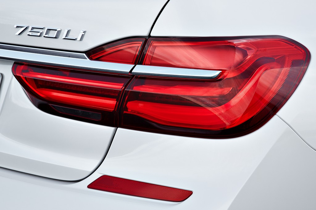 2016 - BMW 750Li M SPORT, foto 12