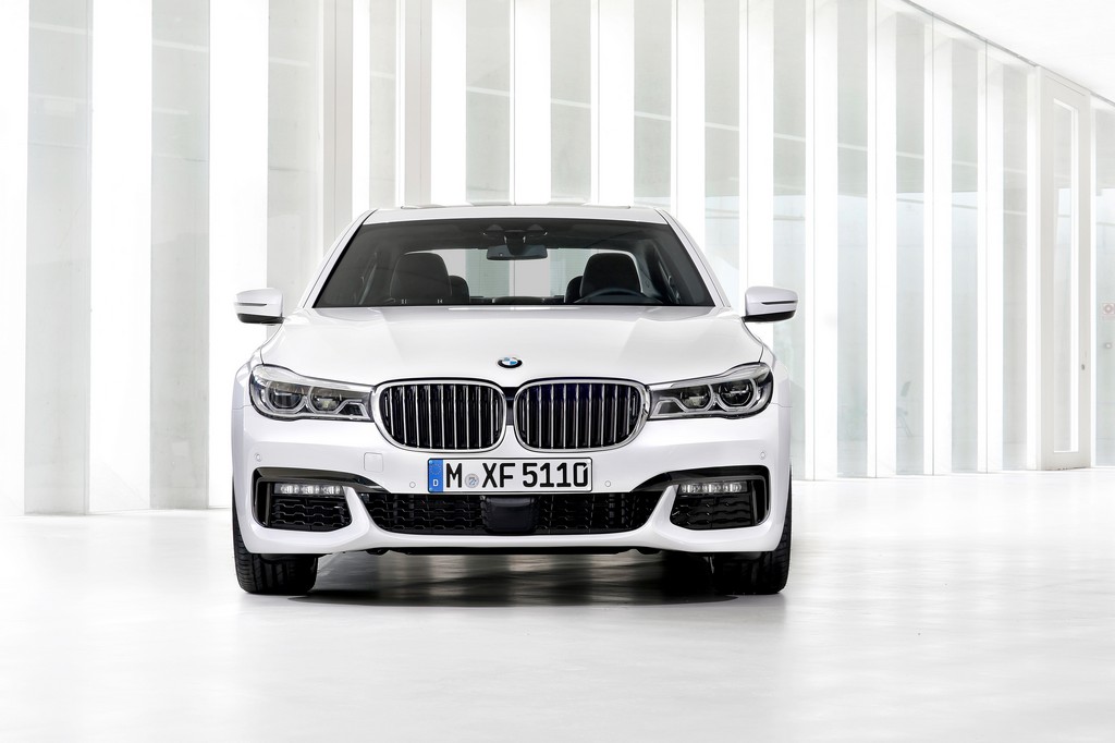 2016 - BMW 750Li M SPORT, foto 13