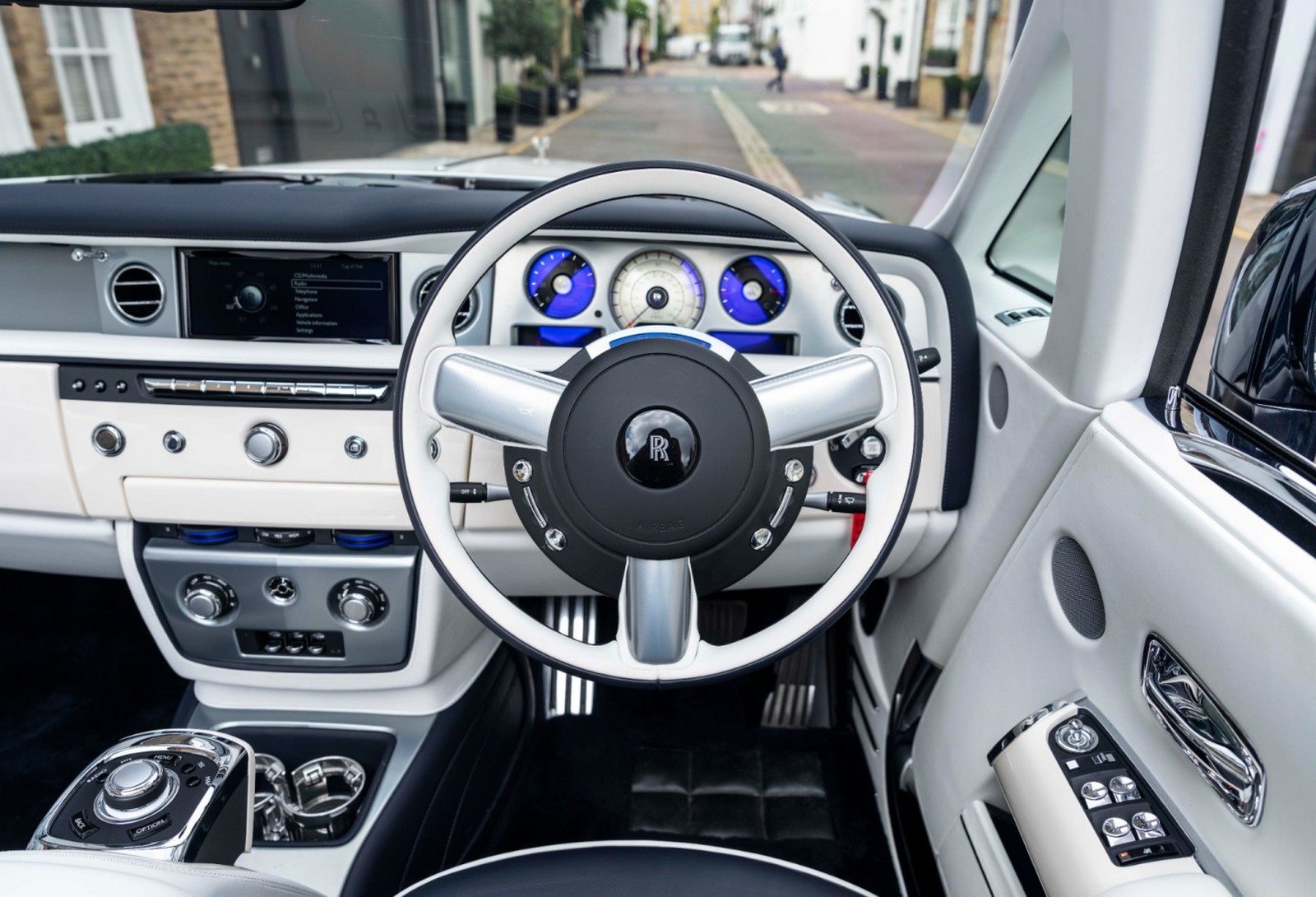 2016 - ROLLS-ROYCE PHANTOM DROPHEAD COUPE ZENITH EDITION, foto 21
