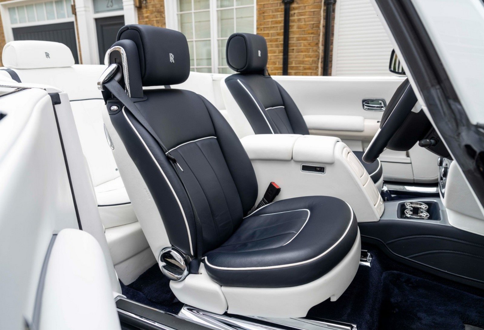 2016 - ROLLS-ROYCE PHANTOM DROPHEAD COUPE ZENITH EDITION, foto 33