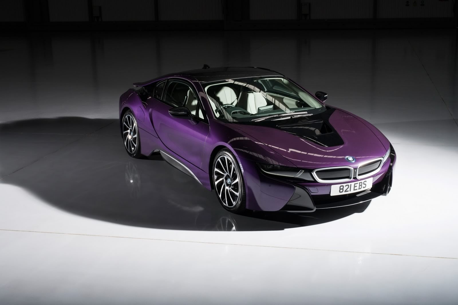 2016 - BMW i8 INDIVIDUAL UK VERSION, foto 2