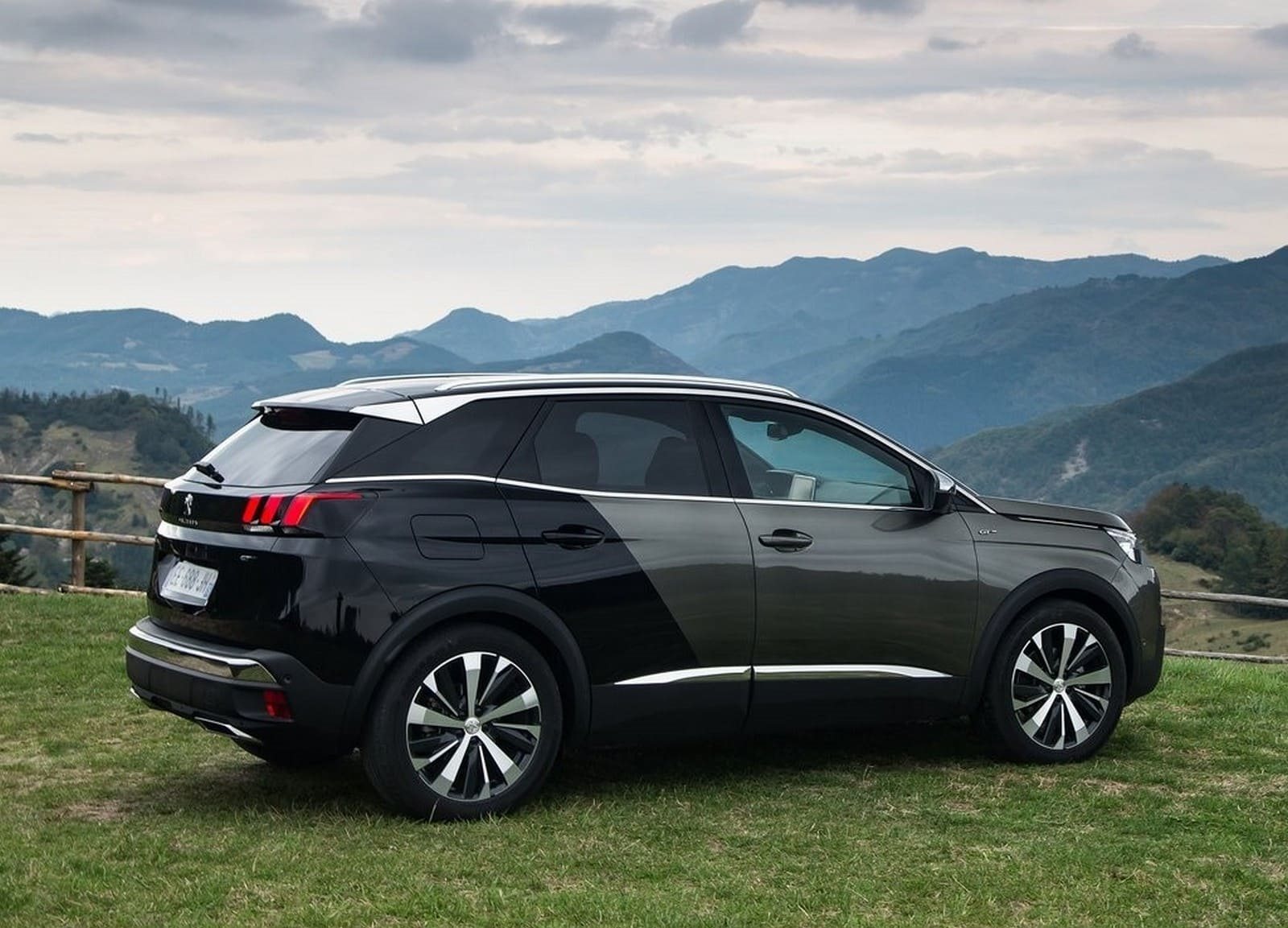 2017 - PEUGEOT 3008 GT, foto 32