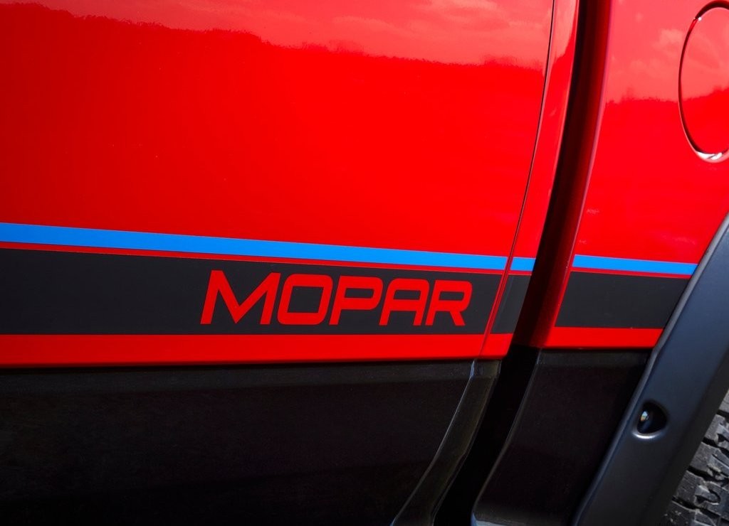 2016 - RAM 1500 REBEL BY MOPAR, foto 13