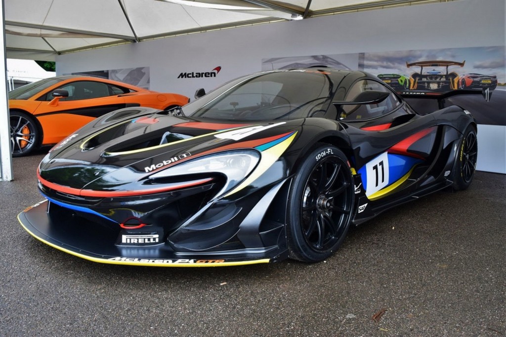 2016 - McLAREN P1 GTR JAMES HUNT EDITION, foto 1