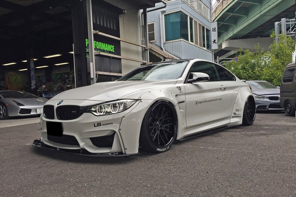 2016 - BMW M4 COUPE BY LIBERTY WALK, foto 1