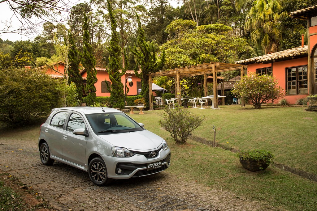 TOYOTA ETIOS PLATINUM, foto 2