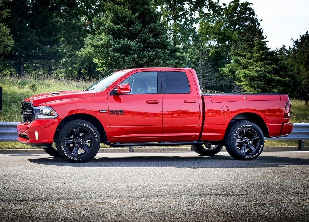 2017 - RAM 1500 NIGHT PACKAGE, foto 4