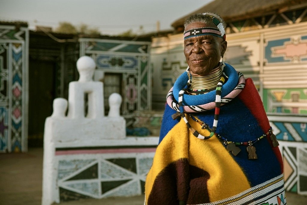 2017 - BMW 7 SERIES INDIVIDUAL BY ESTHER MAHLANGU, foto 21