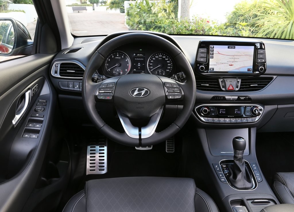 2017 - HYUNDAI i30, foto 43