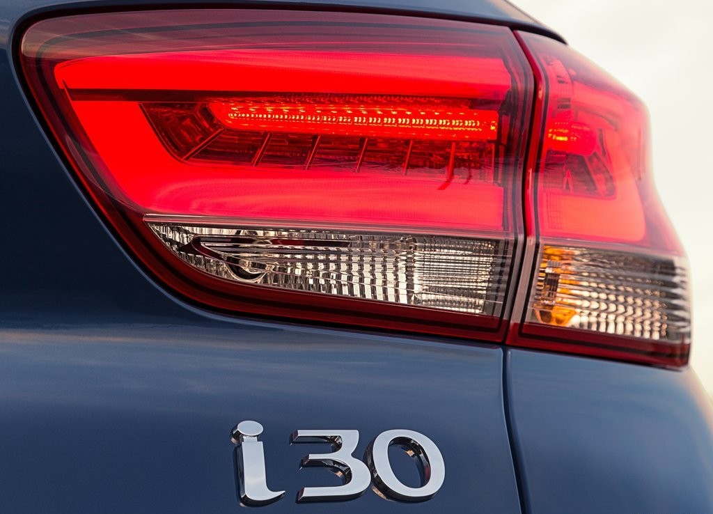 2017 - HYUNDAI i30, foto 76