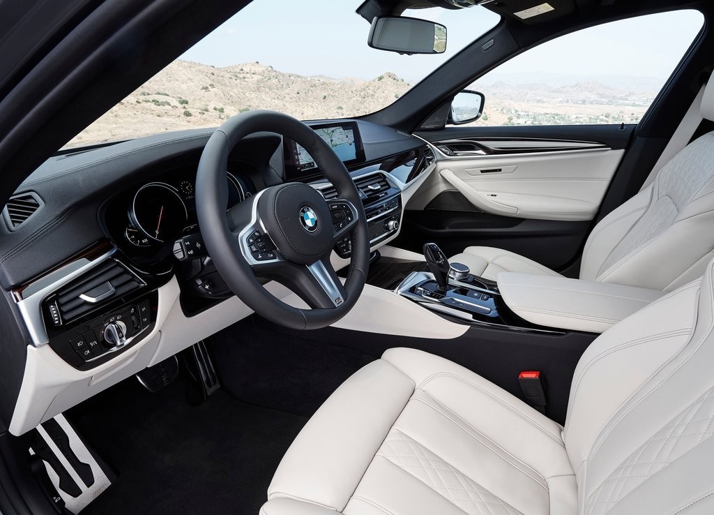 2017 - BMW 5 SERIES SEDAN, foto 43