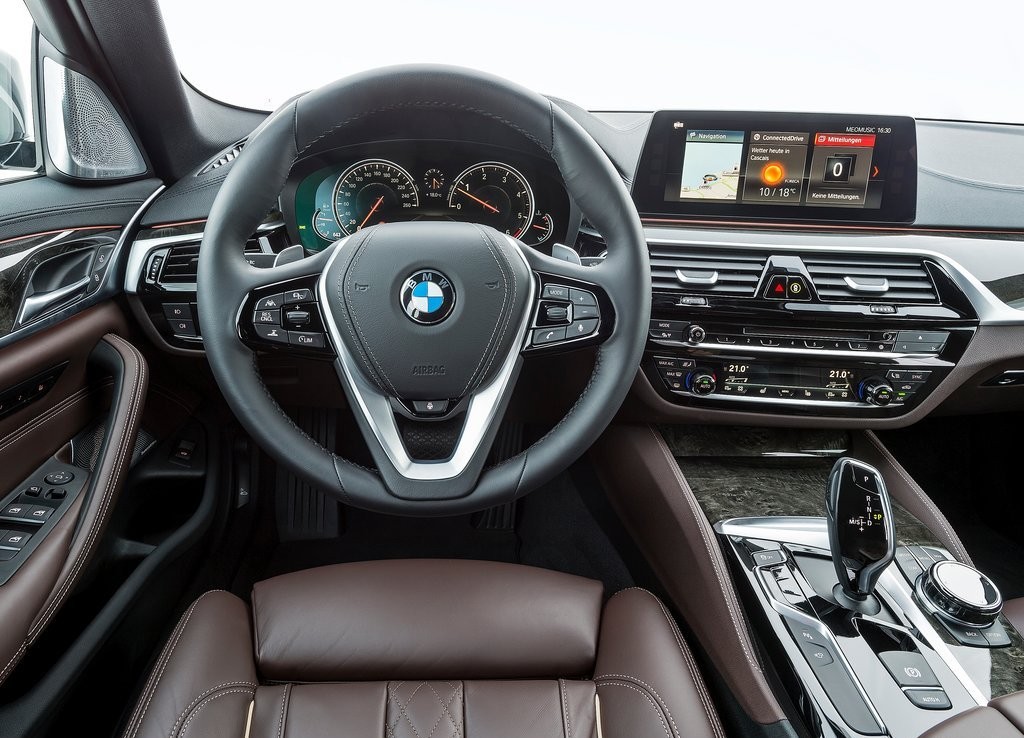 2017 - BMW 5 SERIES SEDAN, foto 215