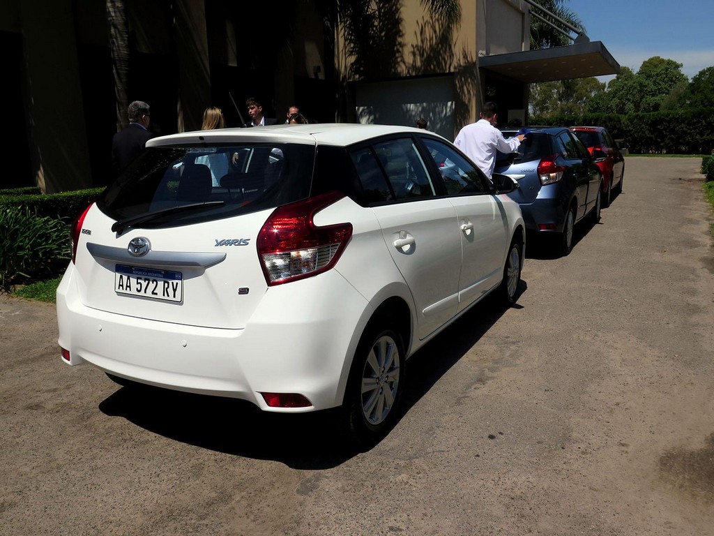 2017 - TOYOTA YARIS ARGENTINA, foto 13
