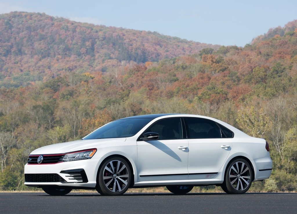 2016 - VOLKSWAGEN PASSAT GT CONCEPT, foto 1