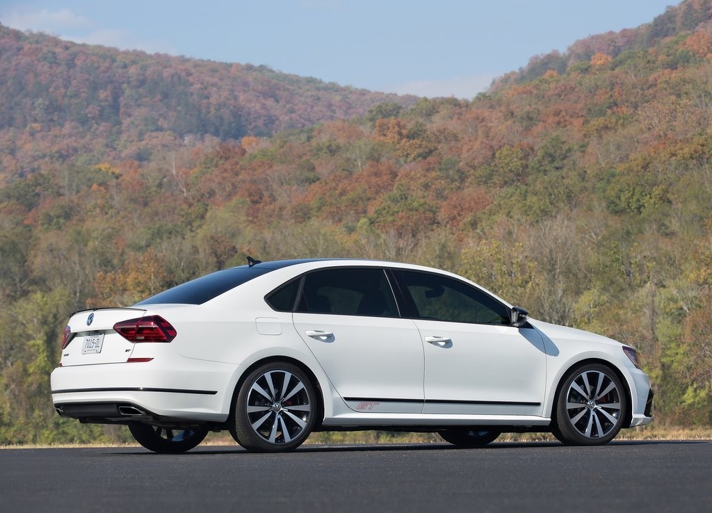 2016 - VOLKSWAGEN PASSAT GT CONCEPT, foto 5