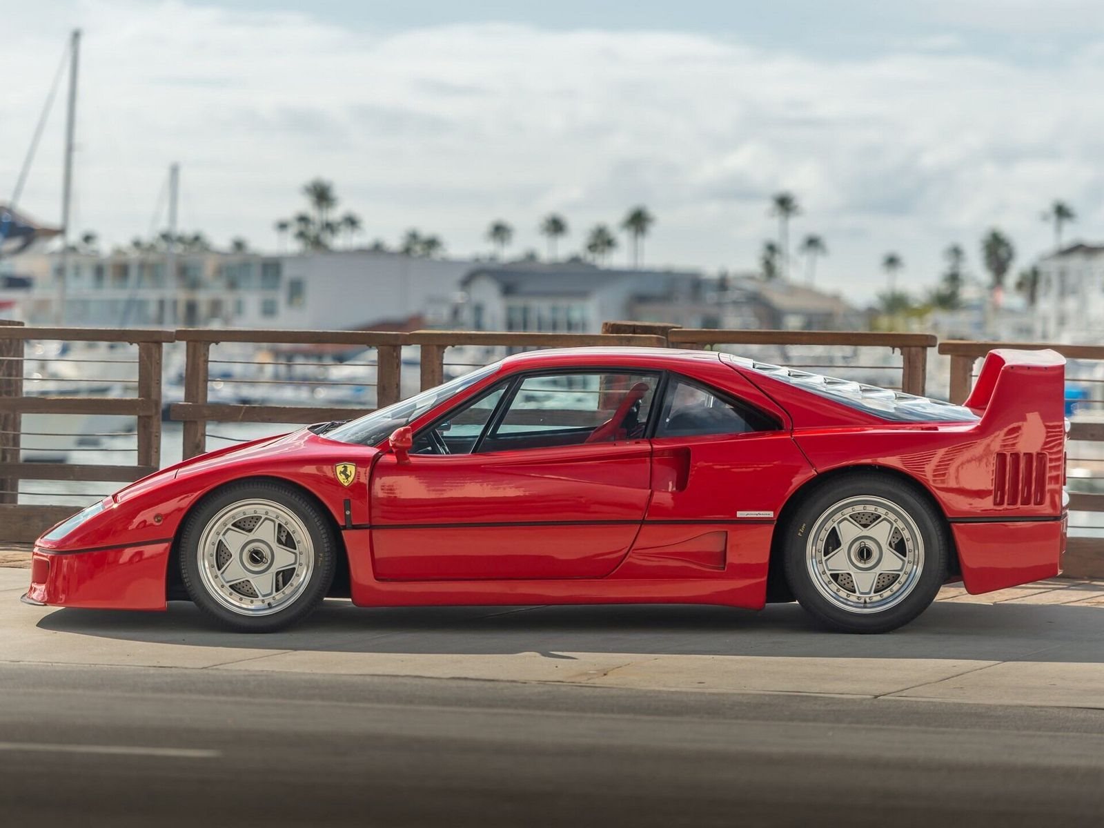FERRARI F40, foto 3