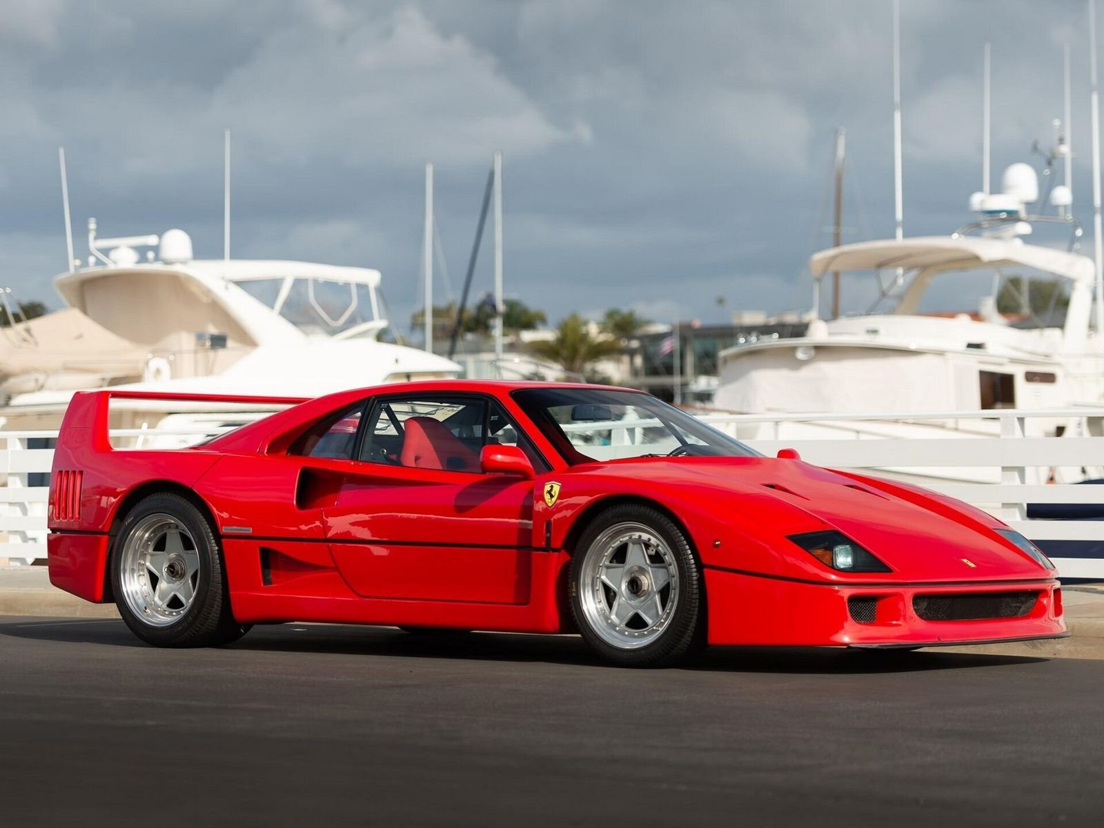 FERRARI F40, foto 6