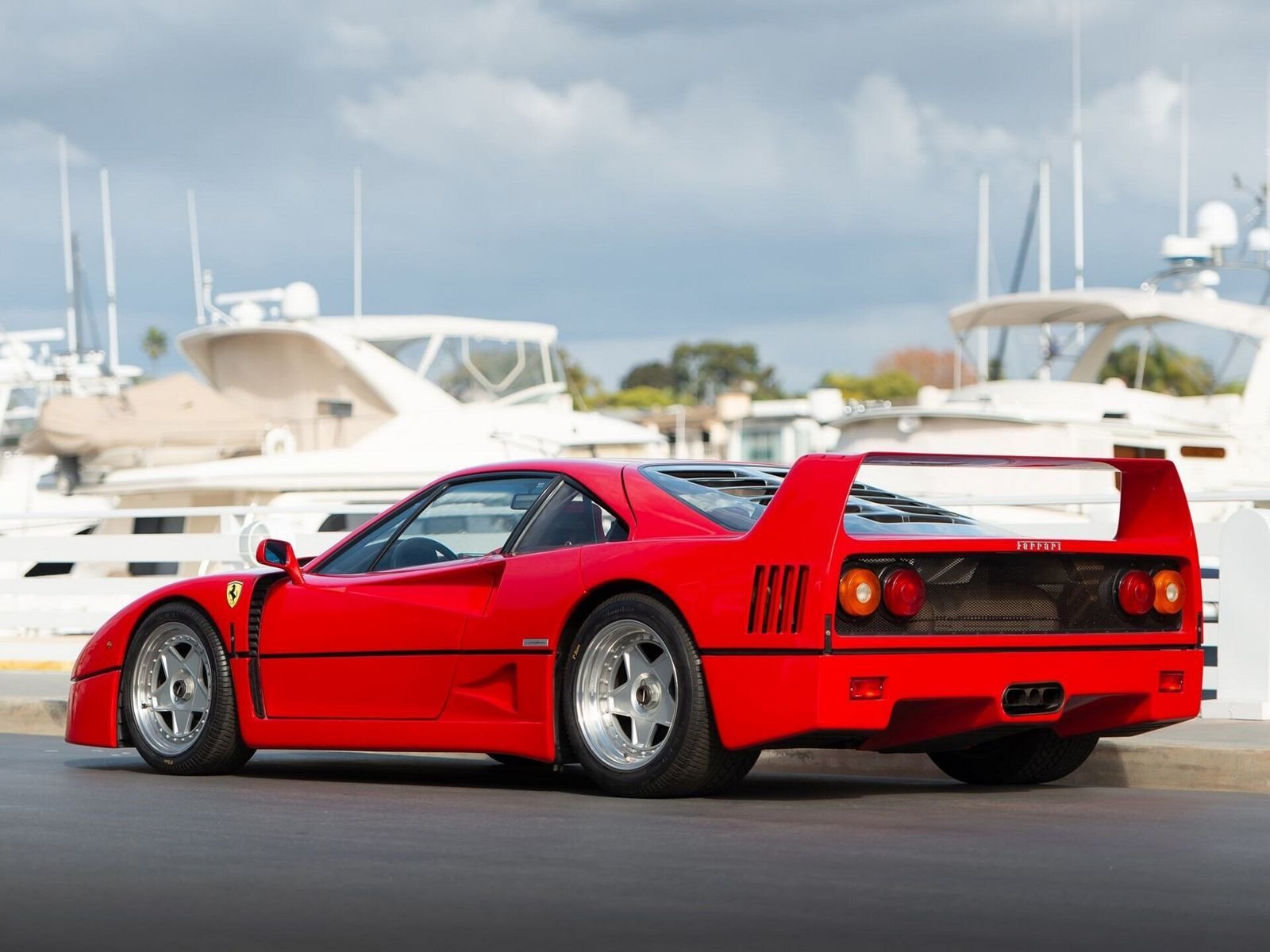 FERRARI F40, foto 7