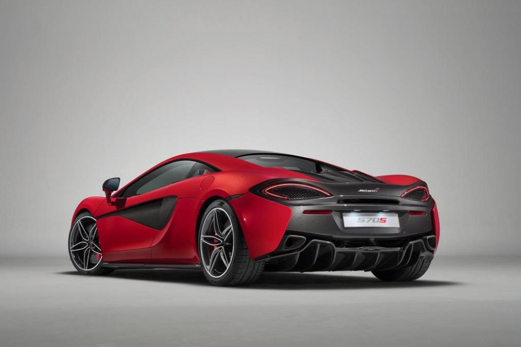 2017 - McLAREN 570S DESIGN EDITION VERMILLION RED, foto 2
