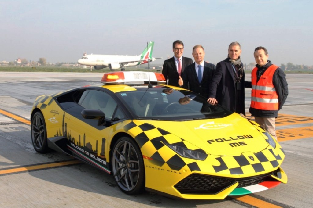 2016 - LAMBORGHINI HURACÁN ‘FOLLOW ME’ BOLOGNA AIRPORT, foto 2