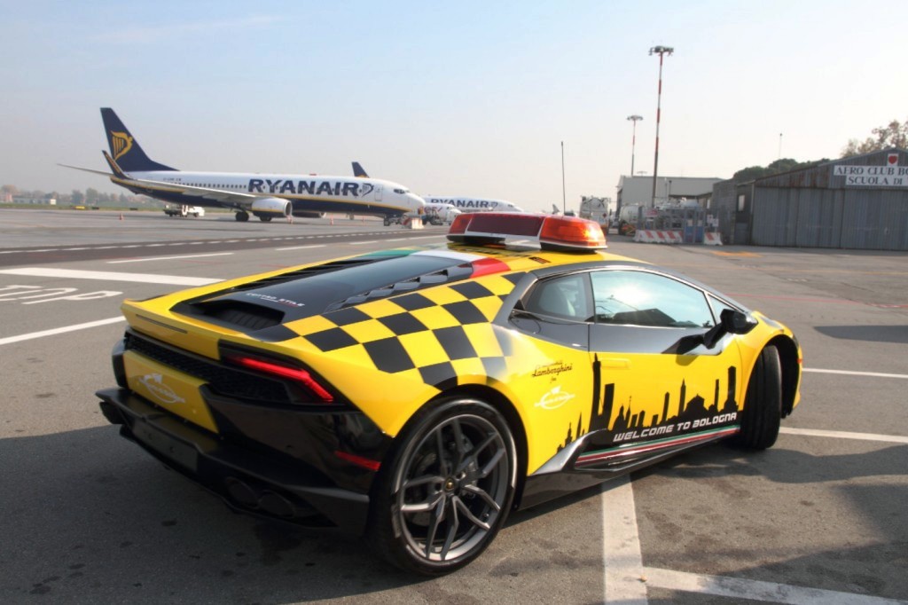 2016 - LAMBORGHINI HURACÁN ‘FOLLOW ME’ BOLOGNA AIRPORT, foto 4