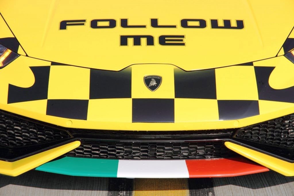 2016 - LAMBORGHINI HURACÁN ‘FOLLOW ME’ BOLOGNA AIRPORT, foto 5