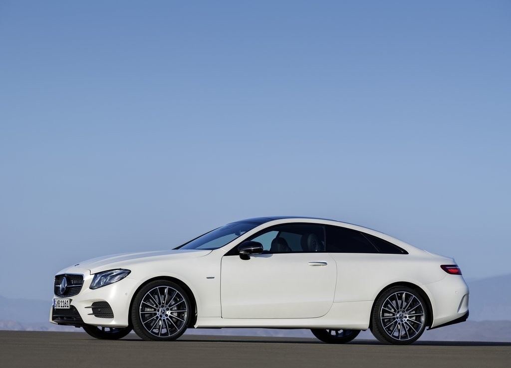 MERCEDES-BENZ E COUPE, foto 1