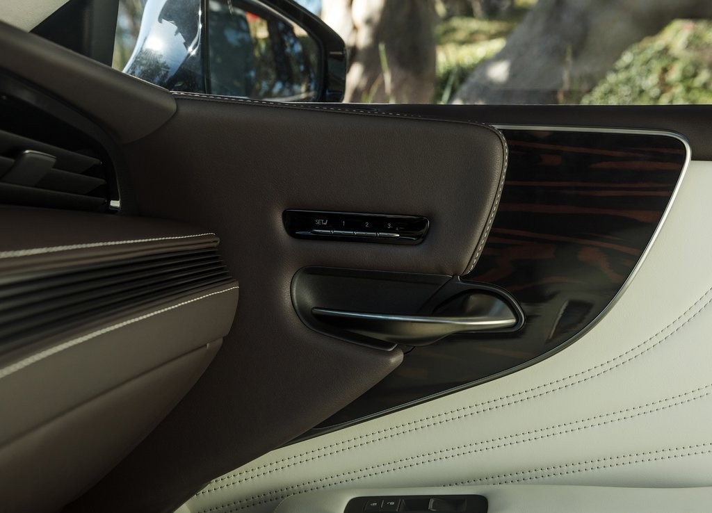 LEXUS LS 500, foto 104