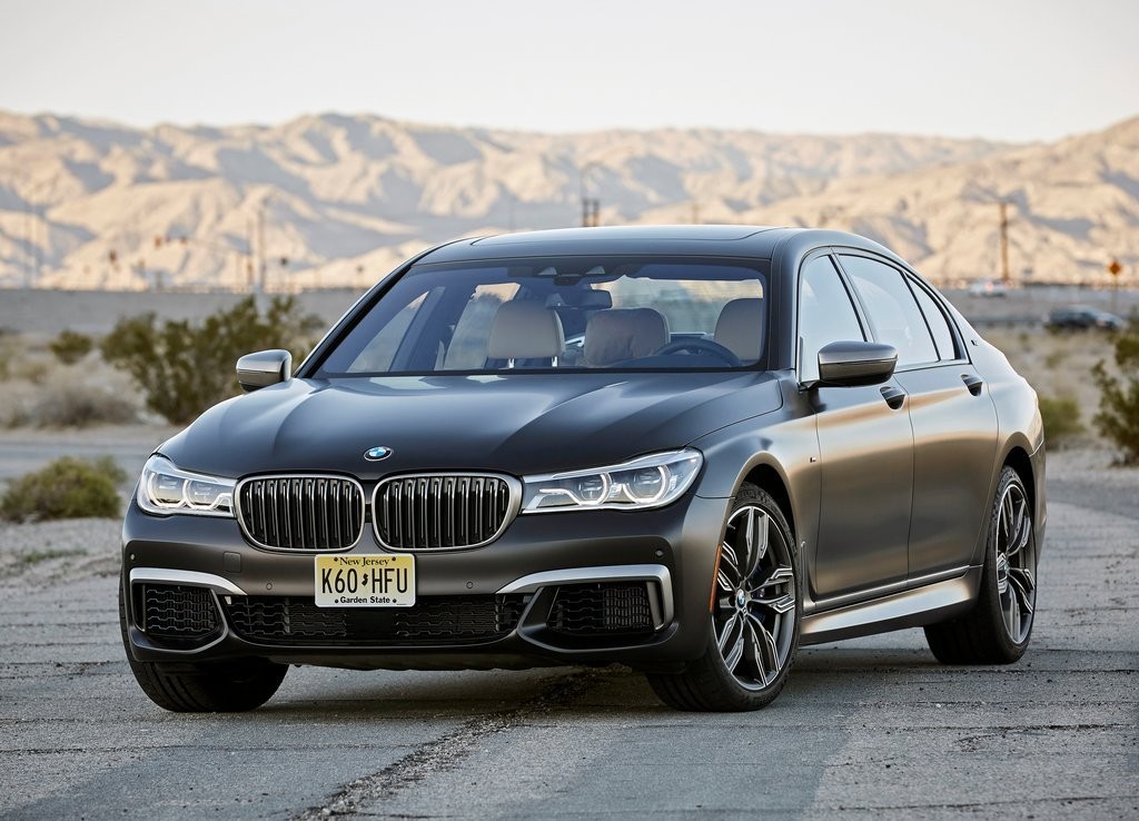2017 - BMW M760i & M760Li, foto 8