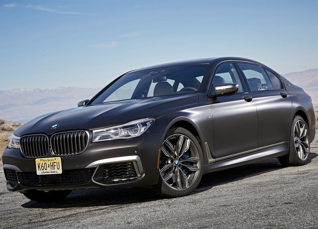 2017 - BMW M760i & M760Li, foto 2