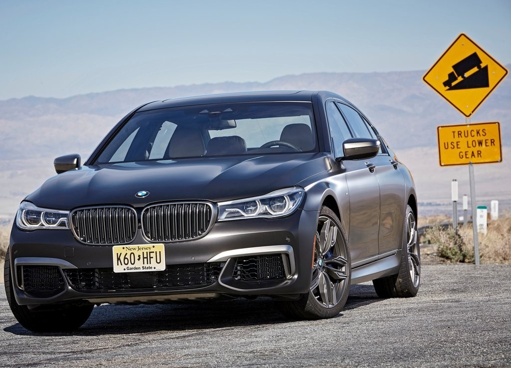 2017 - BMW M760i & M760Li, foto 3