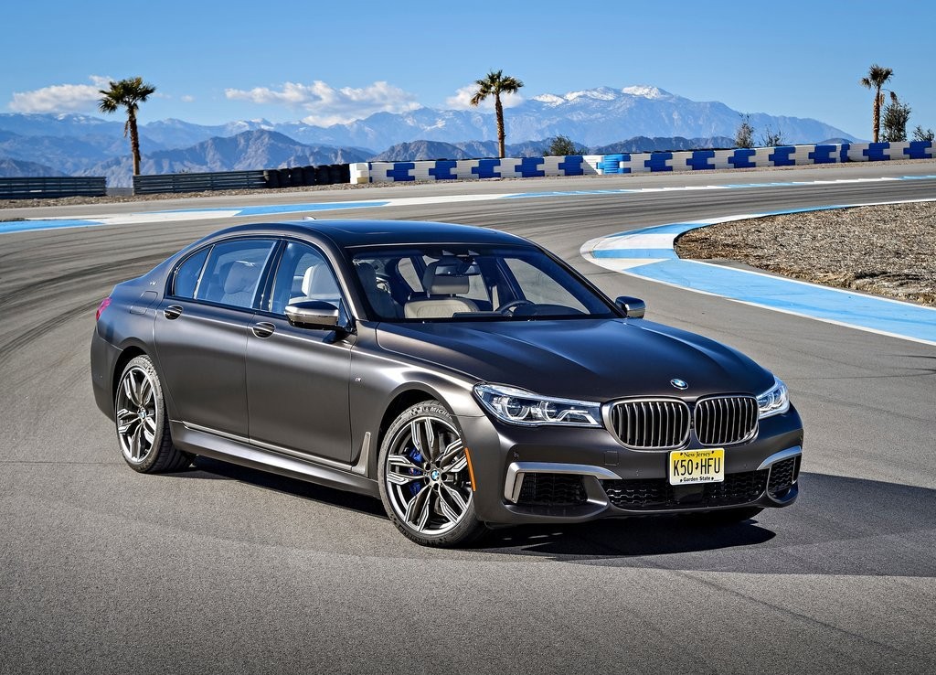2017 - BMW M760i & M760Li, foto 6