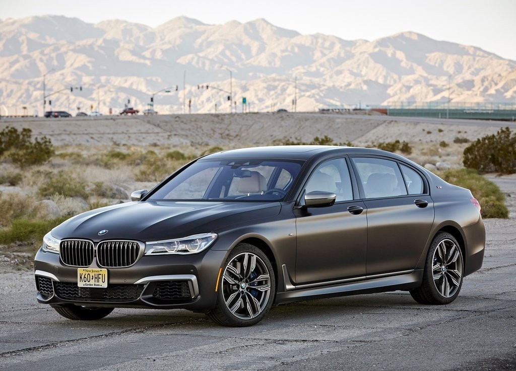 2017 - BMW M760i & M760Li, foto 7