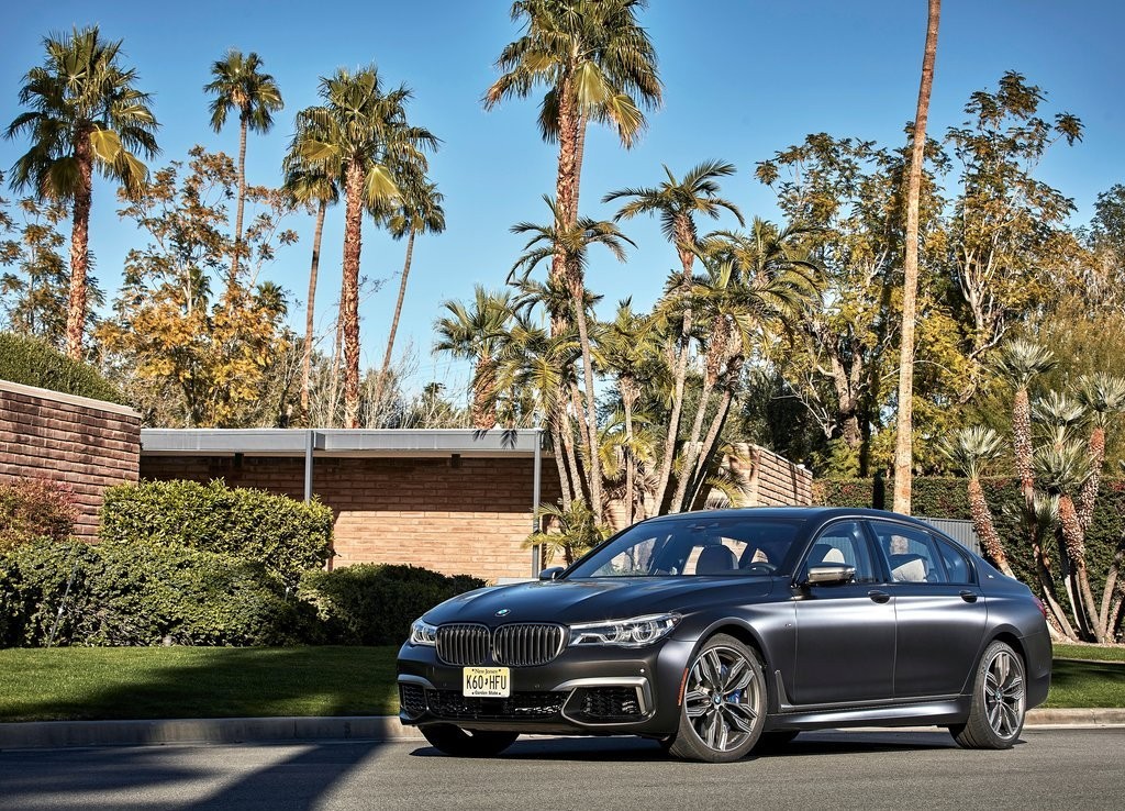 2017 - BMW M760i & M760Li, foto 12