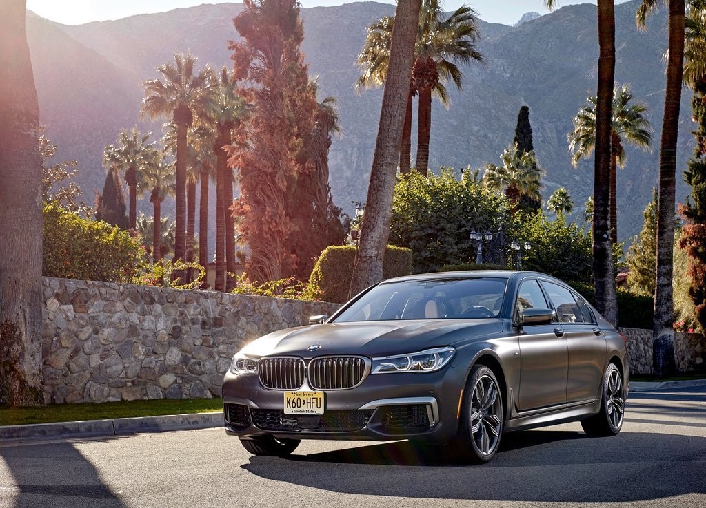 2017 - BMW M760i & M760Li, foto 13