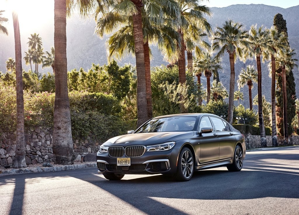 2017 - BMW M760i & M760Li, foto 16