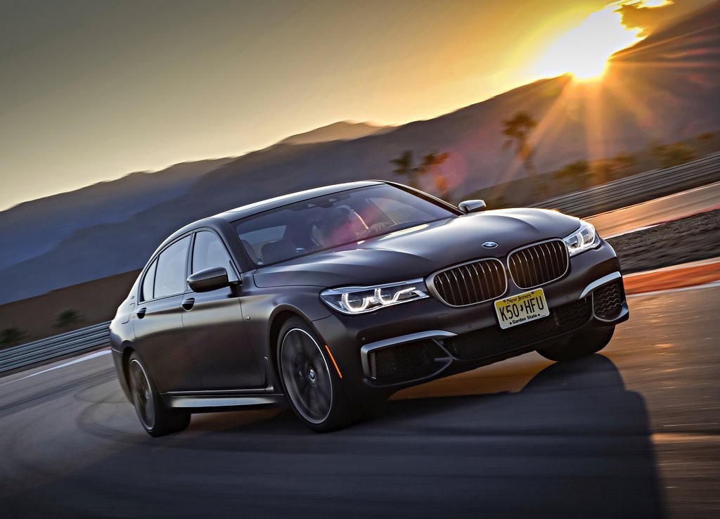 2017 - BMW M760i & M760Li, foto 21
