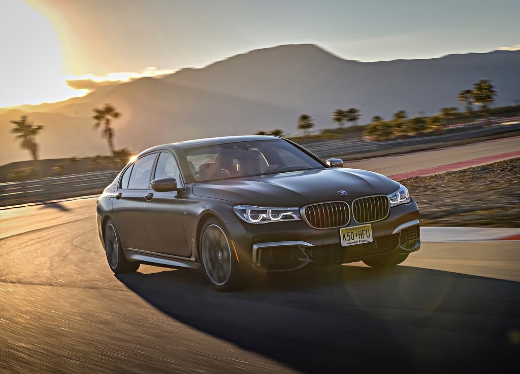 2017 - BMW M760i & M760Li, foto 24