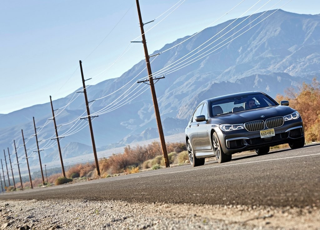 2017 - BMW M760i & M760Li, foto 32